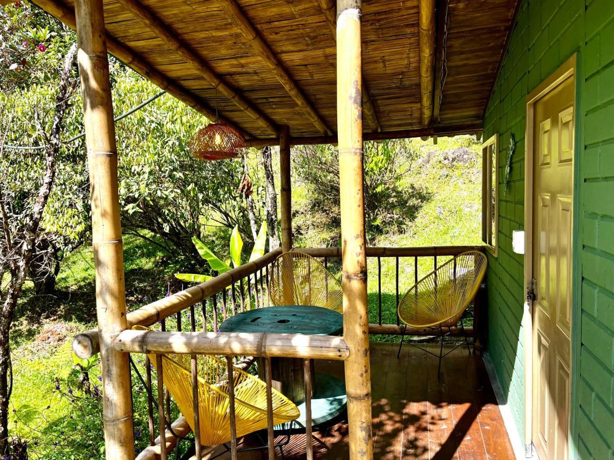 La Casa De Loto Retreat Guatapé Buitenkant foto